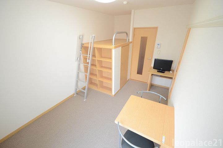 レオパレスコンパートメントⅡの居間