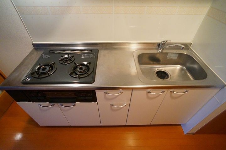 神奈川県横浜市中区山下町の賃貸マンションのキッチン