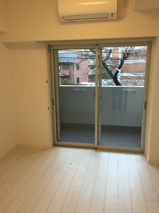 神奈川県川崎市幸区南幸町3丁目の賃貸マンションの居間