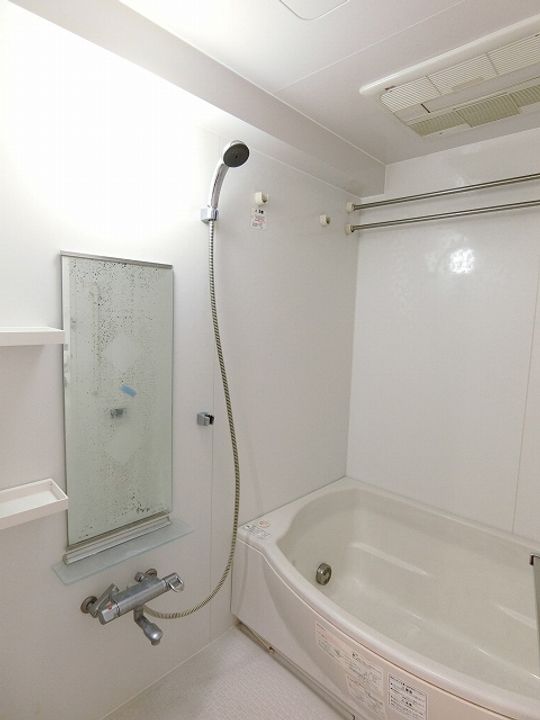 神奈川県横浜市中区長者町4丁目の賃貸マンションの風呂