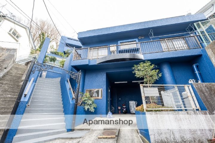 セザール鶴川ガーデンヒルズの外観