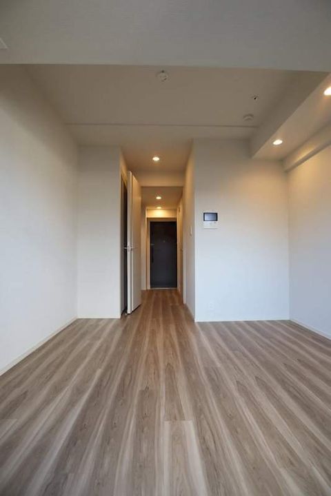 神奈川県横浜市南区井土ケ谷下町の賃貸マンションの居間