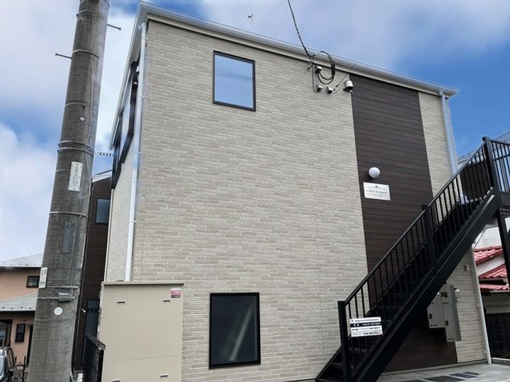 神奈川県横浜市旭区鶴ケ峰2丁目の賃貸アパートの外観