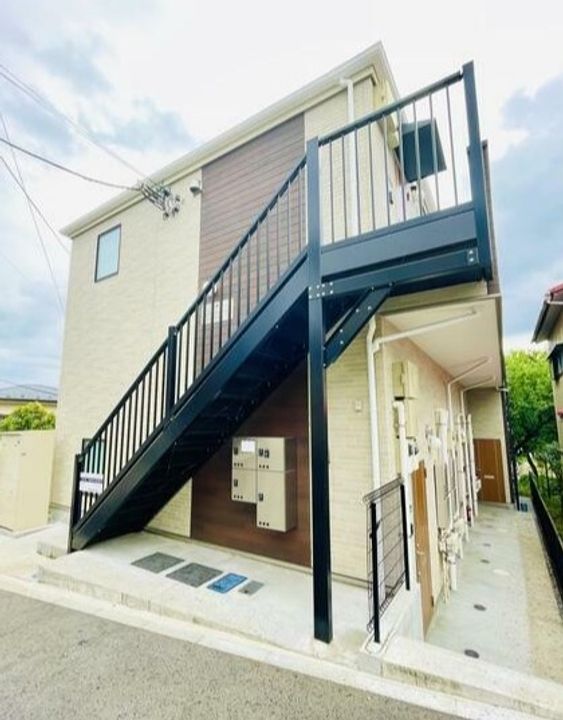 神奈川県横浜市旭区鶴ケ峰2丁目の賃貸アパートの外観