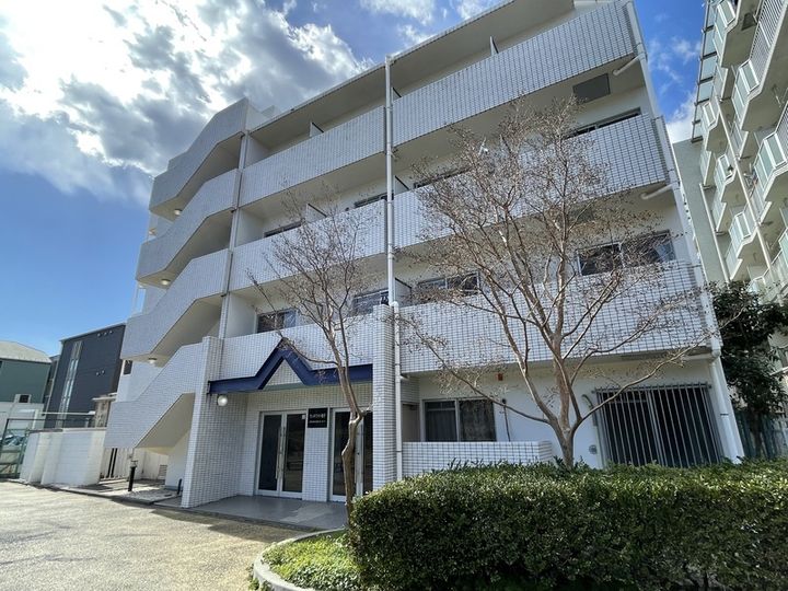 神奈川県横浜市磯子区磯子2丁目の賃貸マンションの外観