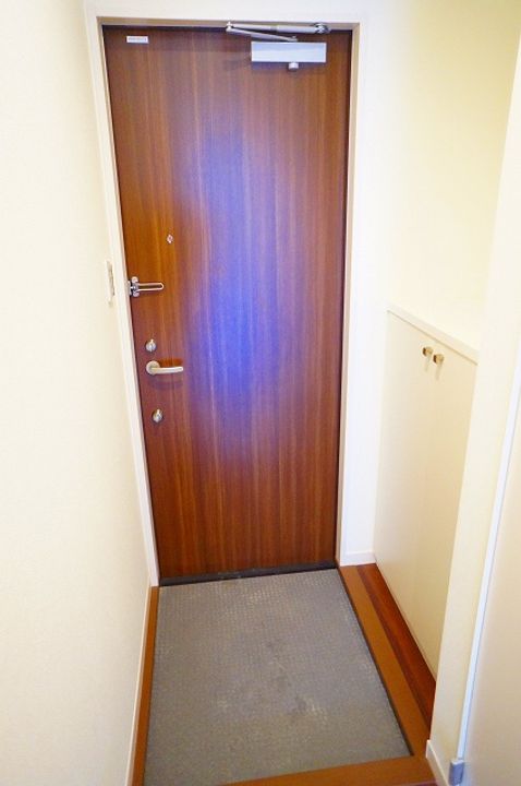 神奈川県横浜市港北区小机町の賃貸アパートの玄関