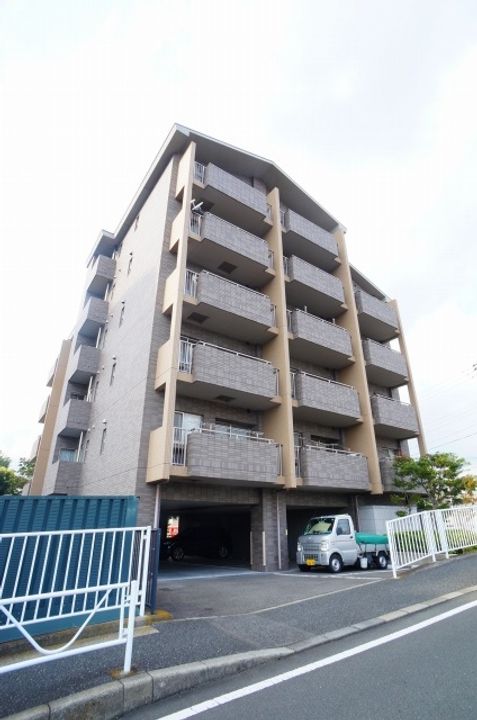 クラージュKAMAKURAYAの外観