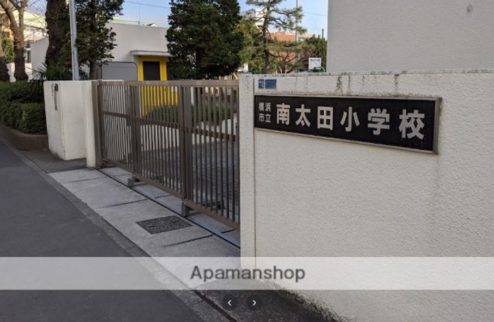 メープルハイツの周辺