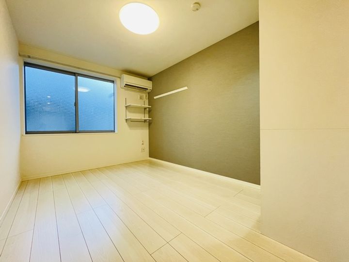 神奈川県横浜市中区根岸町3丁目の賃貸アパートの居間