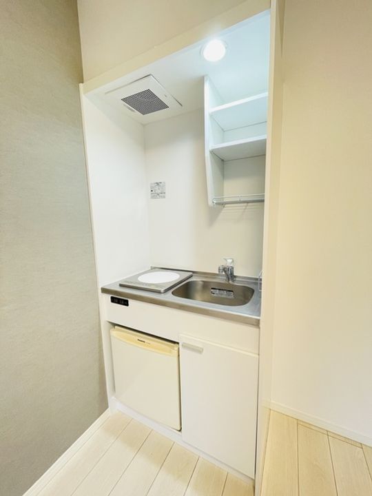 神奈川県横浜市中区根岸町3丁目の賃貸アパートのキッチン