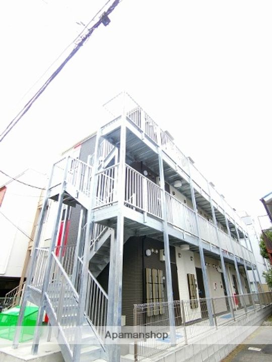コスタ横須賀中央の外観