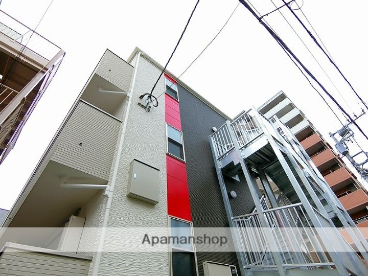 コスタ横須賀中央の外観