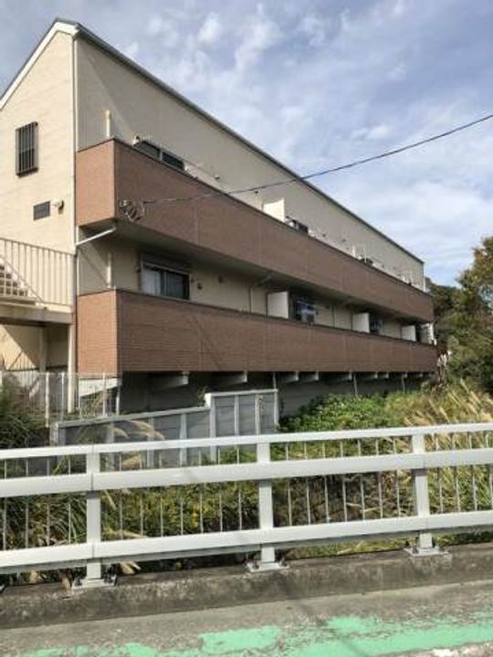 神奈川県横浜市港南区野庭町の賃貸アパートの外観