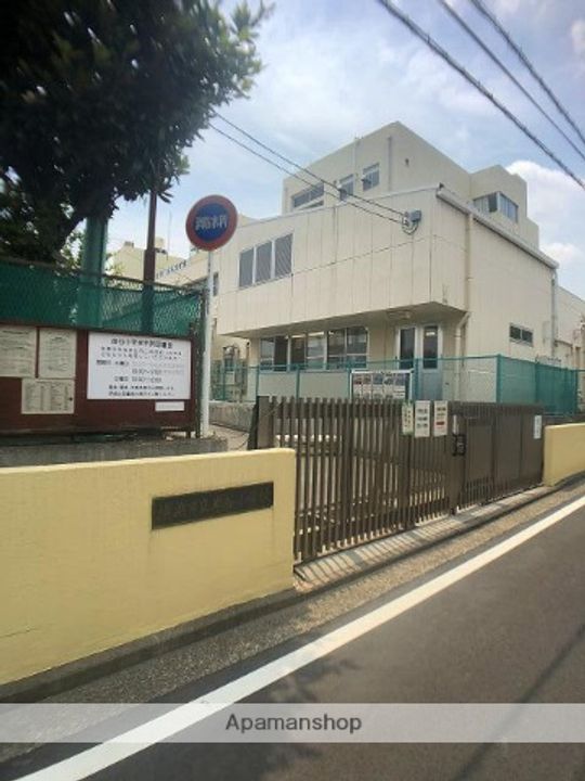 クレイン横浜の周辺