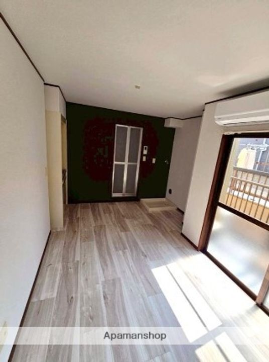 レジデンス安浦の居間