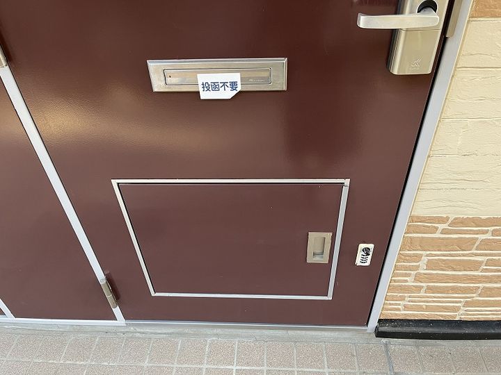 レオパレスクレール稲田堤の玄関