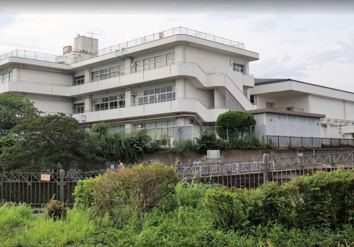 レオパレスウィンドワードの周辺