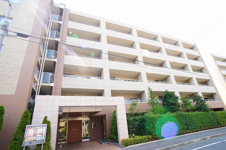 サンハイム鶴見の外観