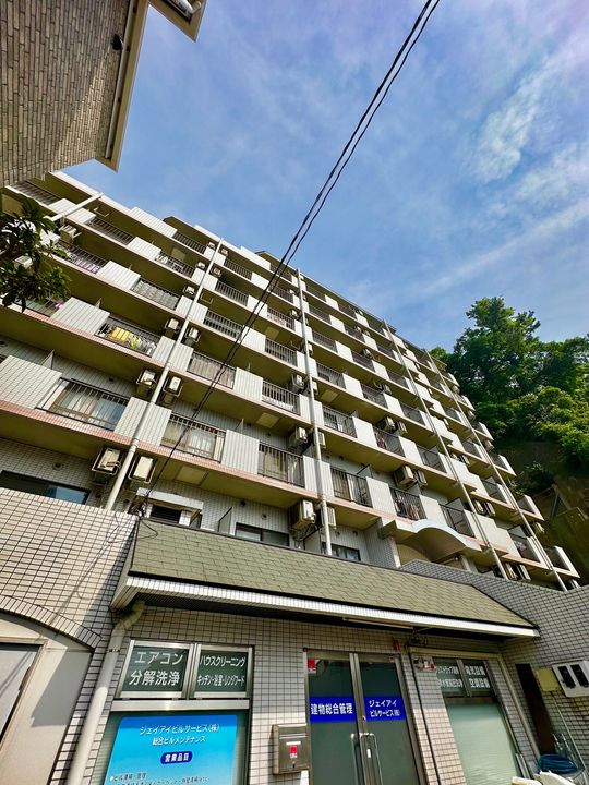 神奈川県横浜市保土ケ谷区岩井町の賃貸マンションの外観