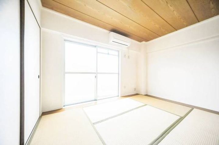 ビレッジハウス善部5号棟の居間