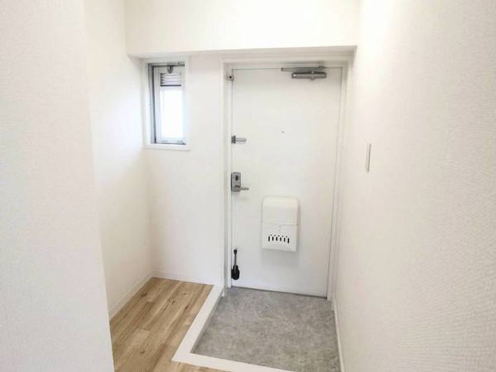 ビレッジハウス善部5号棟の玄関