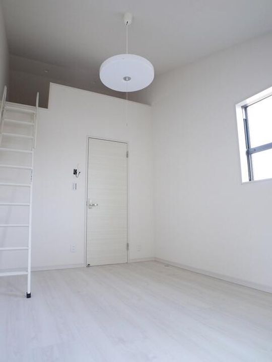 神奈川県川崎市川崎区昭和2丁目の賃貸アパートの居間