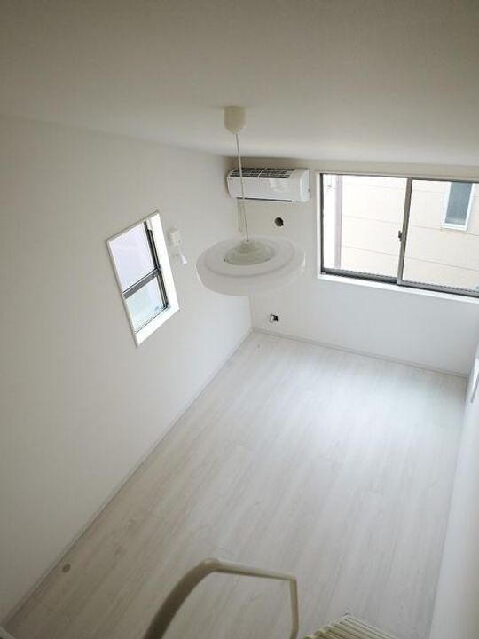 神奈川県川崎市川崎区昭和2丁目の賃貸アパートの居間