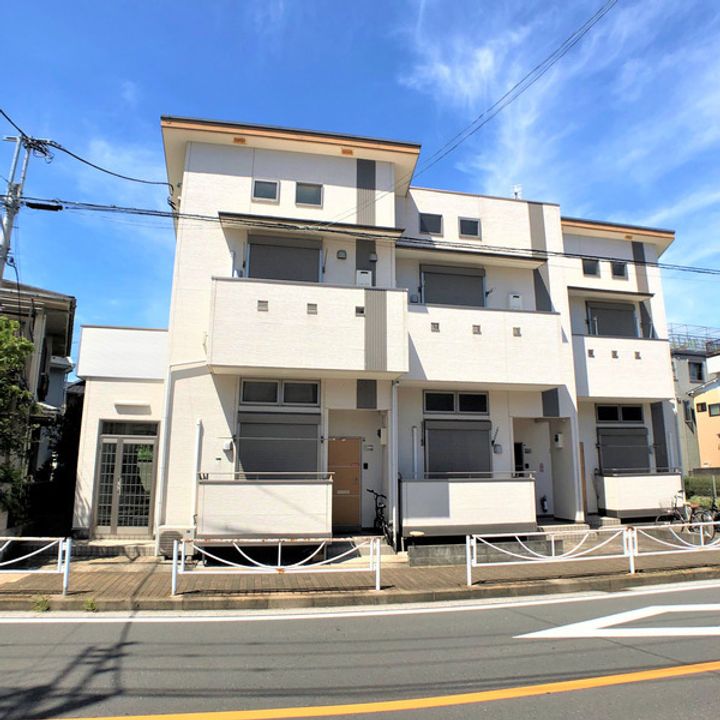 神奈川県横浜市南区井土ケ谷下町の賃貸アパートの外観
