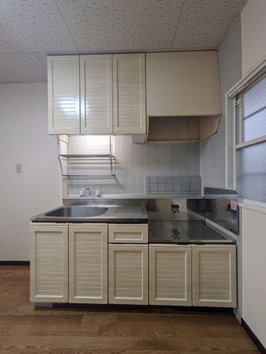 神奈川県川崎市川崎区小田1丁目の賃貸アパートのキッチン