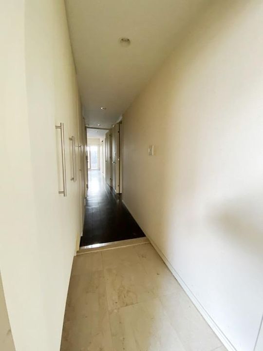 クレストフォルム綱島ガーデンコートの玄関