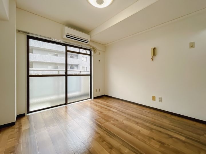 スカイコート横浜真金町801号室の内装