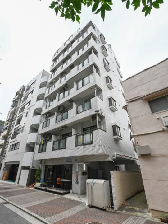 スカイコート横浜真金町801号室の外観