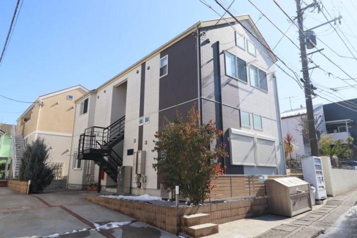 神奈川県川崎市多摩区栗谷4丁目の賃貸アパートの外観