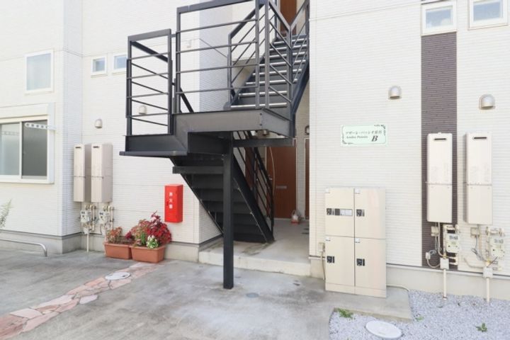 神奈川県川崎市多摩区栗谷4丁目の賃貸アパートの外観