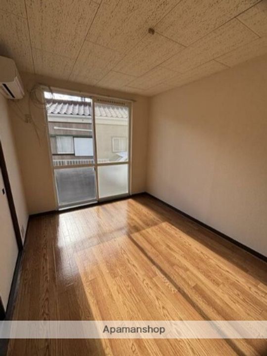 神奈川県藤沢市辻堂新町3丁目の賃貸アパートの居間