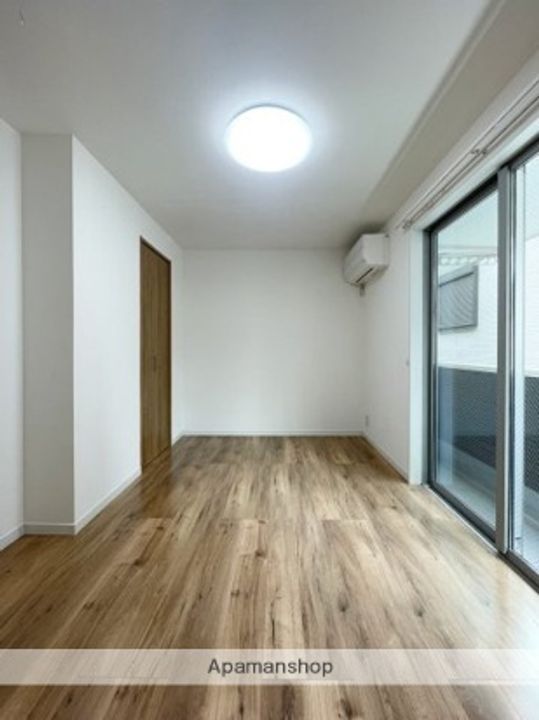 ヒルフロント鷹取の居間