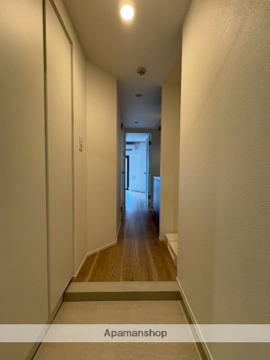 エストゥルース横浜蒔田の玄関