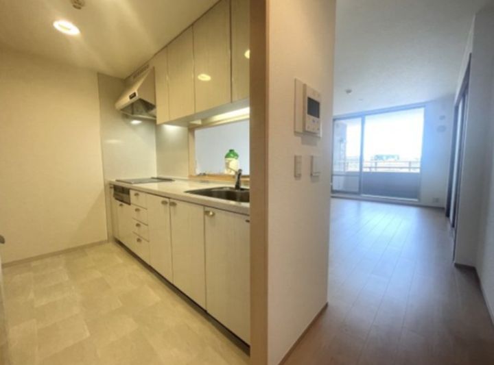 ビーコンヒル能見台センターヒルF館の居間