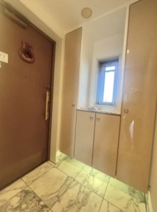 ビーコンヒル能見台センターヒルF館の玄関