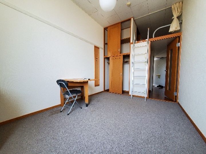 レオパレスサンデン3の居間