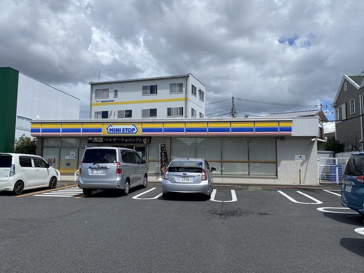 レオパレスヤバタⅢの周辺