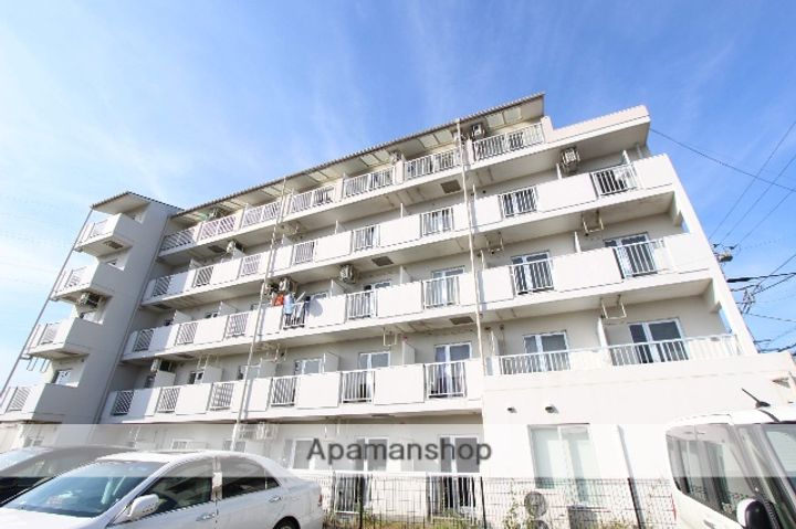 プラーズ徳延の外観