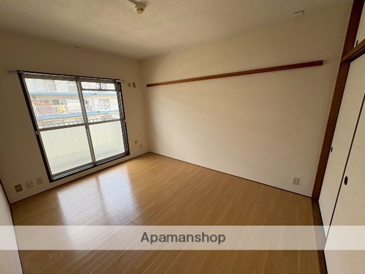 テレパレス伊勢原 5号棟の内装