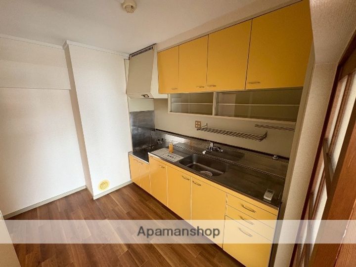 テレパレス伊勢原 5号棟のキッチン