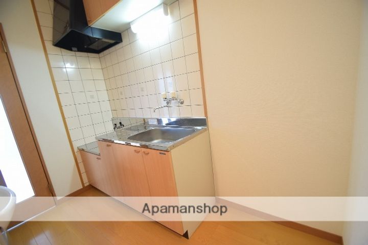 神奈川県南足柄市壗下の賃貸アパートのキッチン