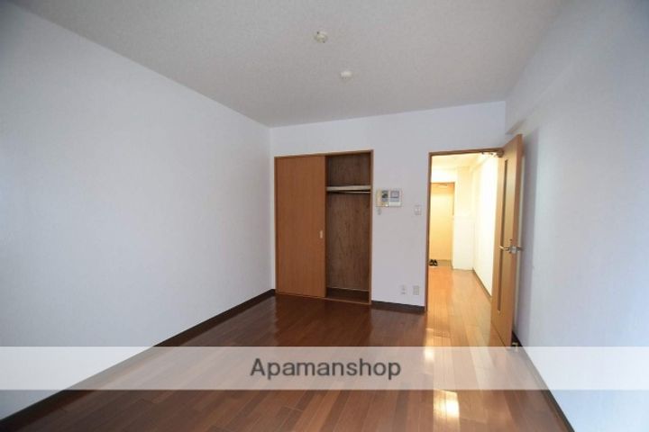 神奈川県小田原市栄町1丁目の賃貸マンションの内装