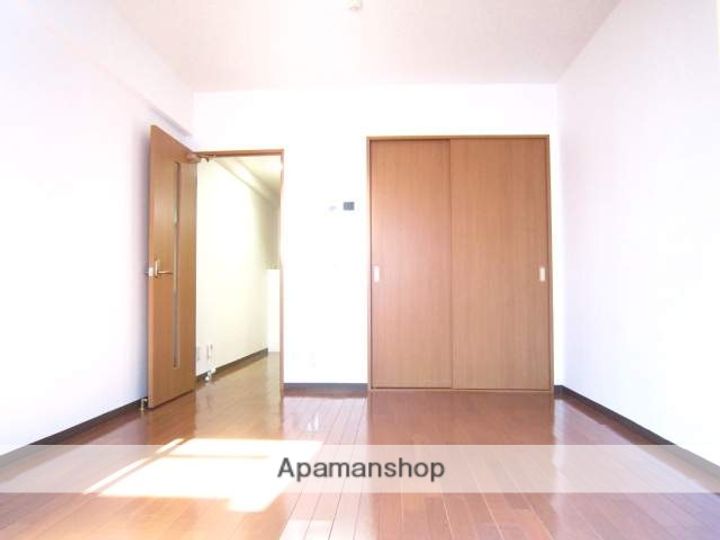 神奈川県小田原市栄町1丁目の賃貸マンションの内装