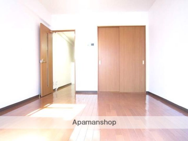 神奈川県小田原市栄町1丁目の賃貸マンションの内装