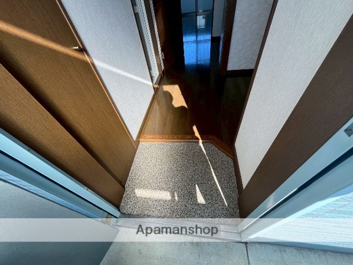 ラポール鶴嶺の玄関