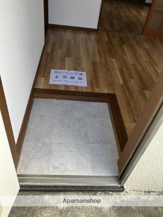 ルイシャトレ富士見Aの玄関